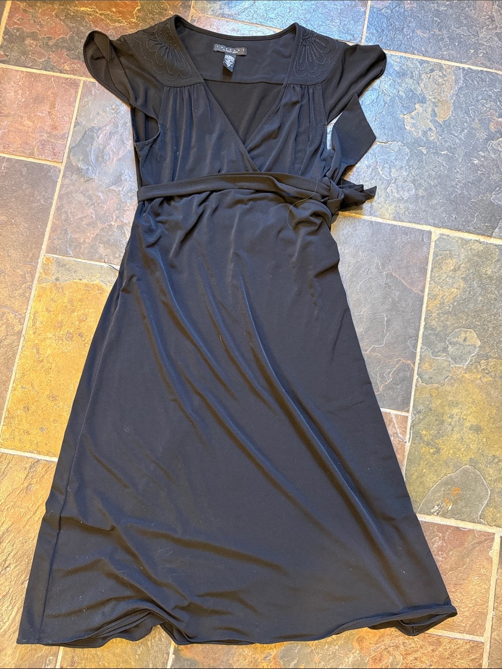 Laundry By Shelli Segal Black Wrap Midi Dress